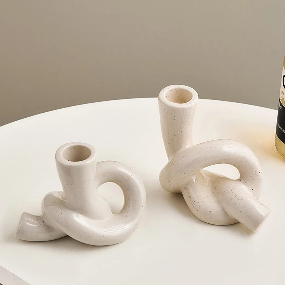 Serpentine candle holder