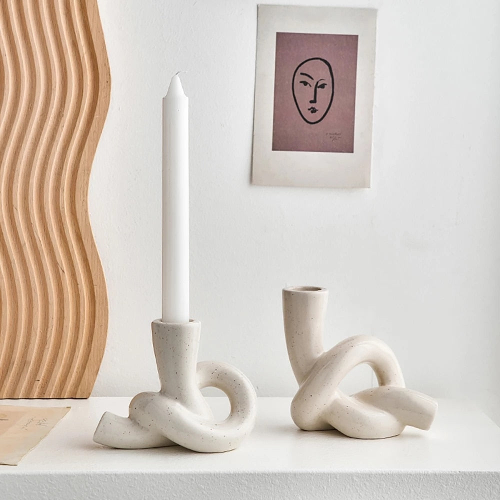 Serpentine candle holder