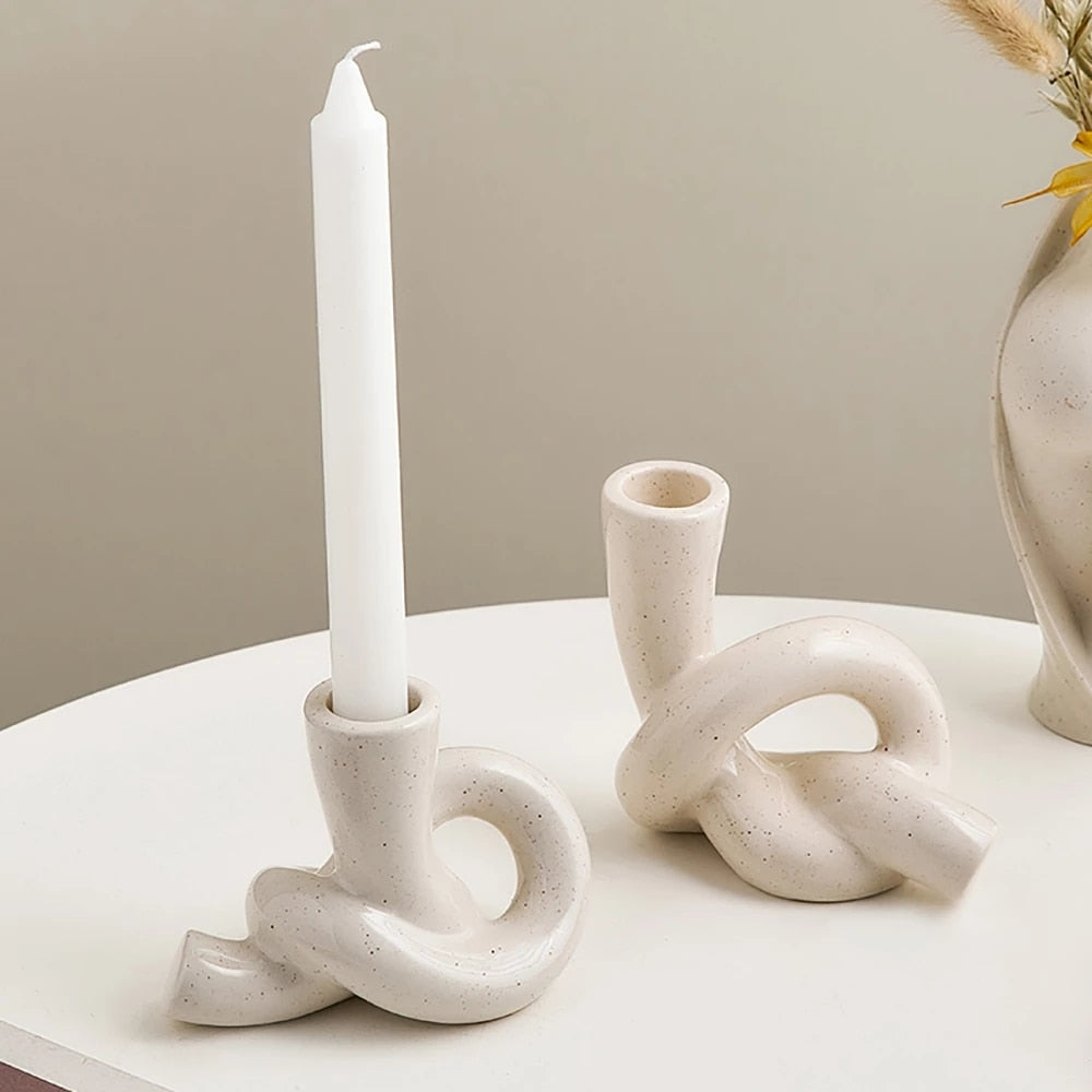 Serpentine candle holder